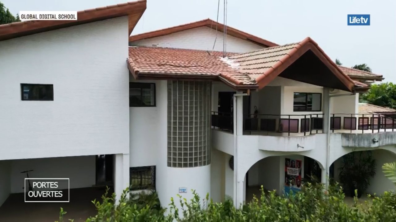 Étudiants en salle informatique — Global Digital School Abidjan